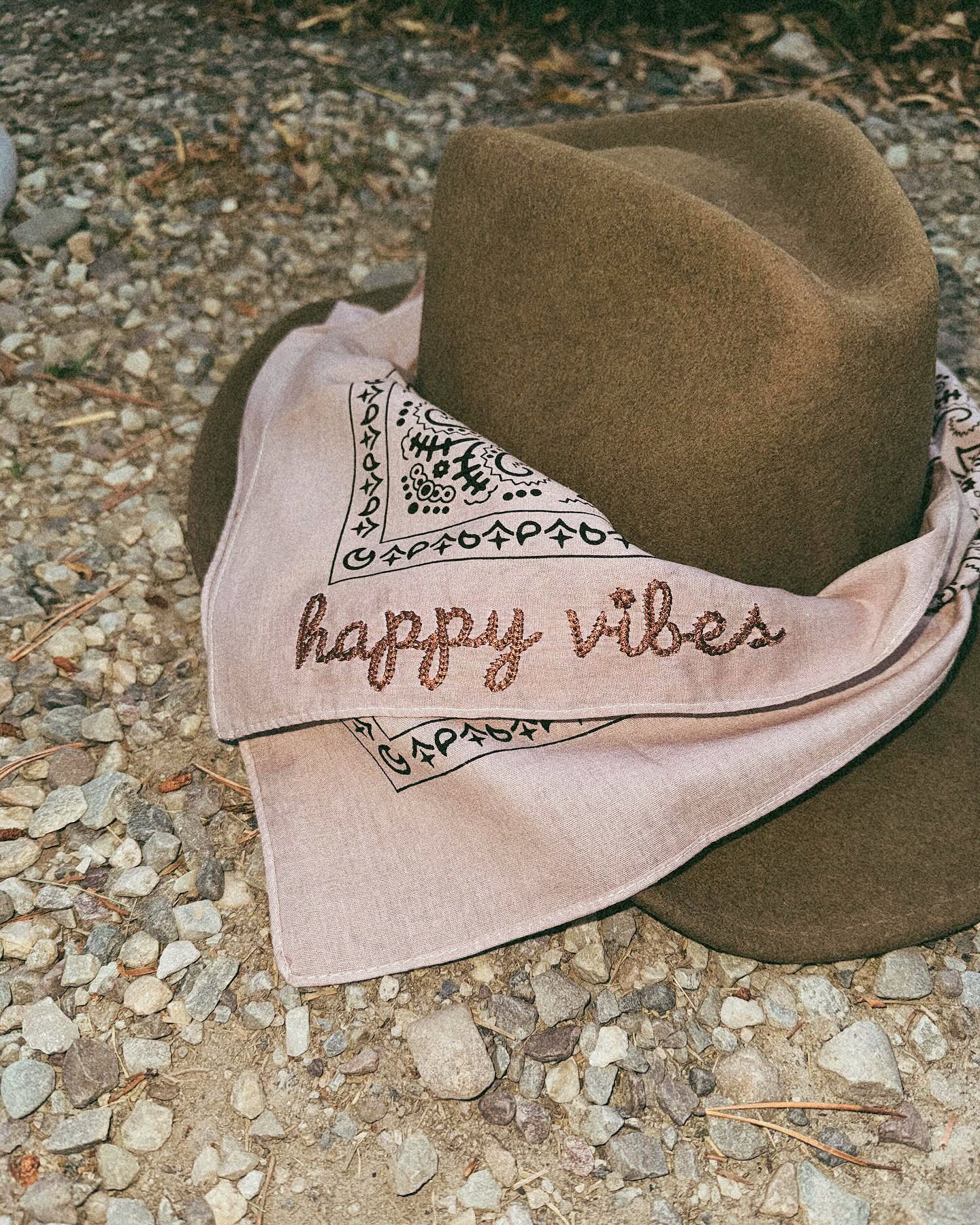 HAPPY VIBES Bandana