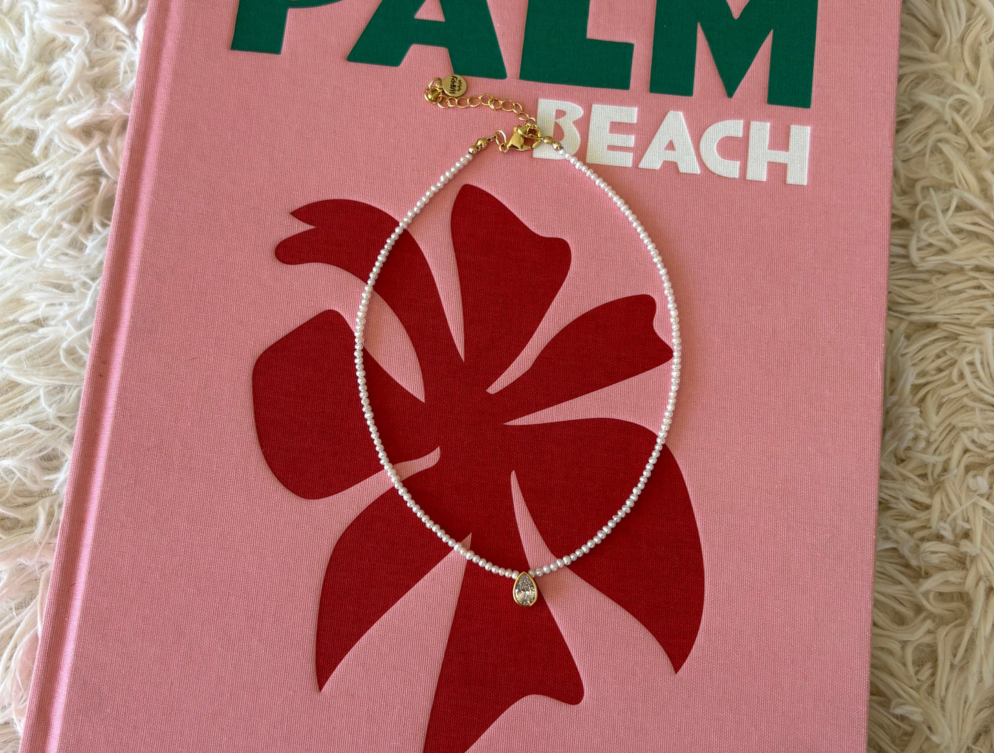 Dainty Teardrop Pendant Pearl Necklace