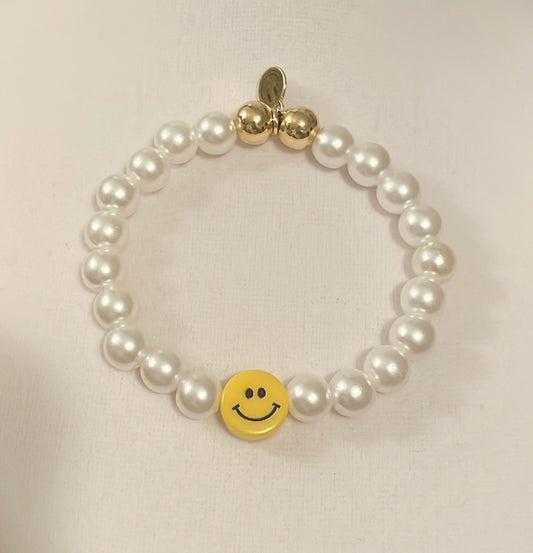 Large Smiley Pearl Bracelet