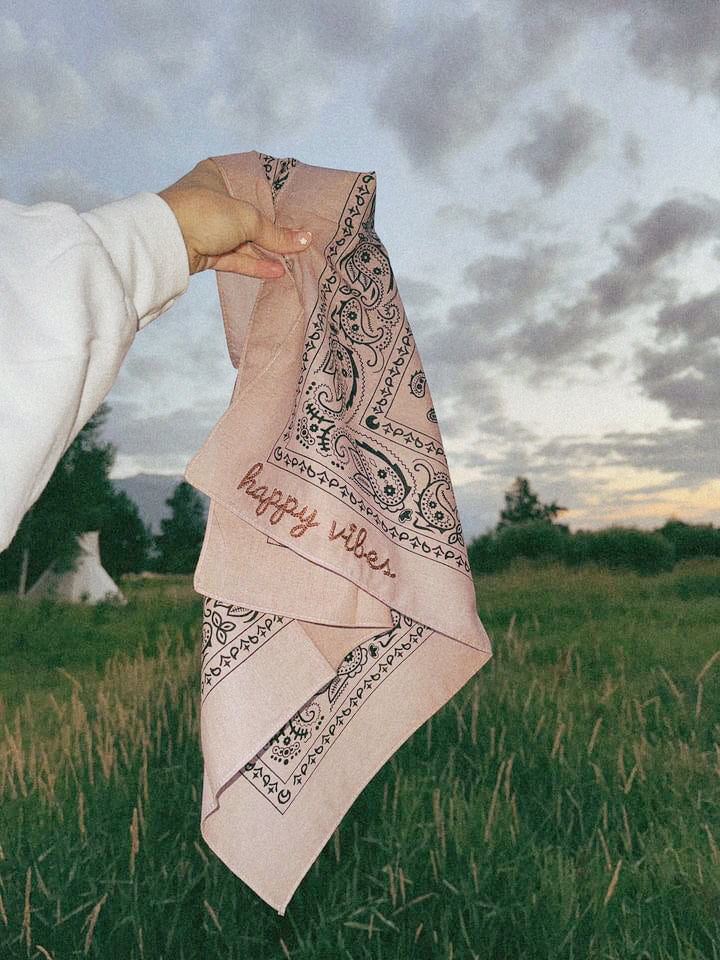 HAPPY VIBES Bandana